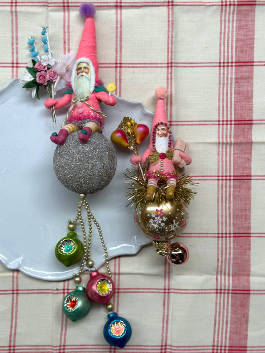 Vintage by Crystal Handspun Cotton Santas on Baubles