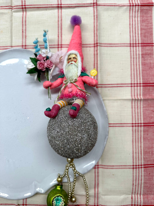 Vintage by Crystal Handspun Cotton Santas on Baubles