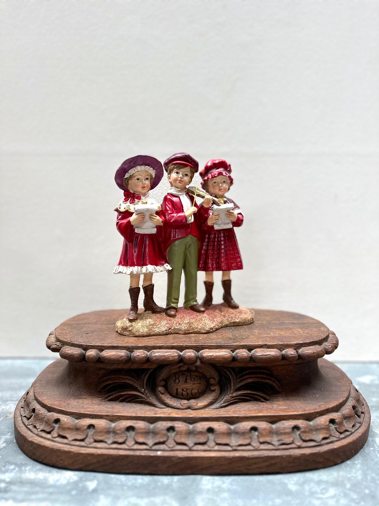 Carol Singing Children - Standing Ornament - Woodland Christmas
