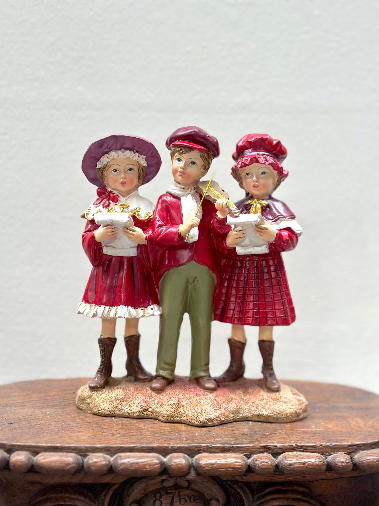 Carol Singing Children - Standing Ornament - Woodland Christmas