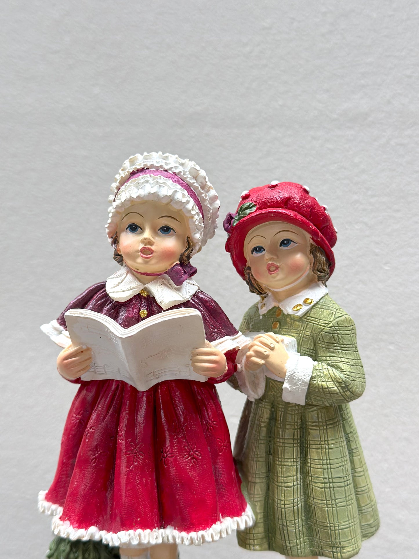 Carol Singing Girls - Standing Ornament - Woodland Christmas
