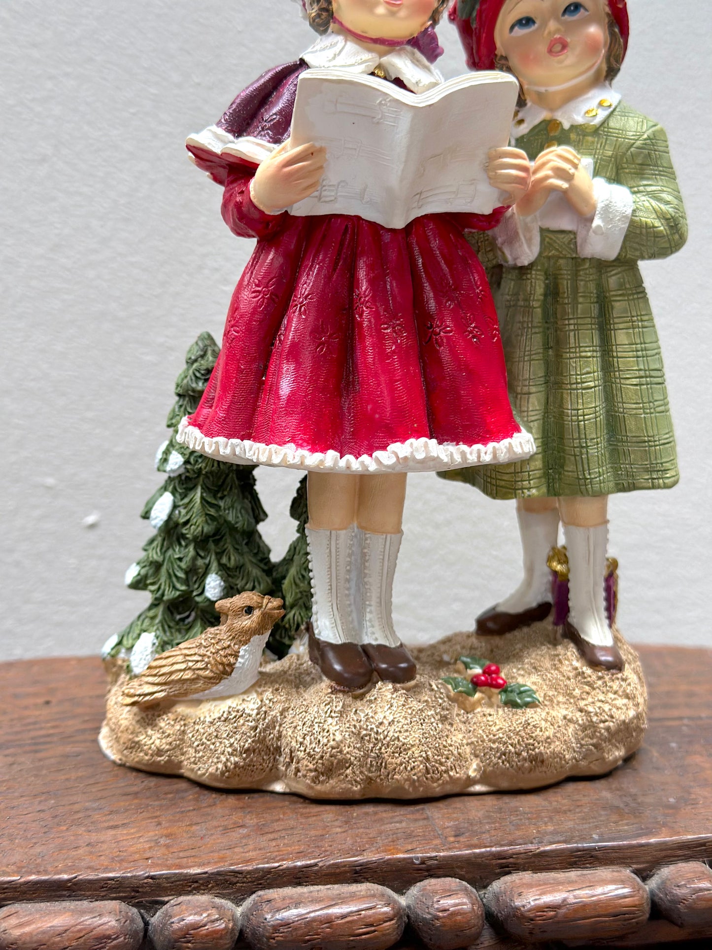 Carol Singing Girls - Standing Ornament - Woodland Christmas
