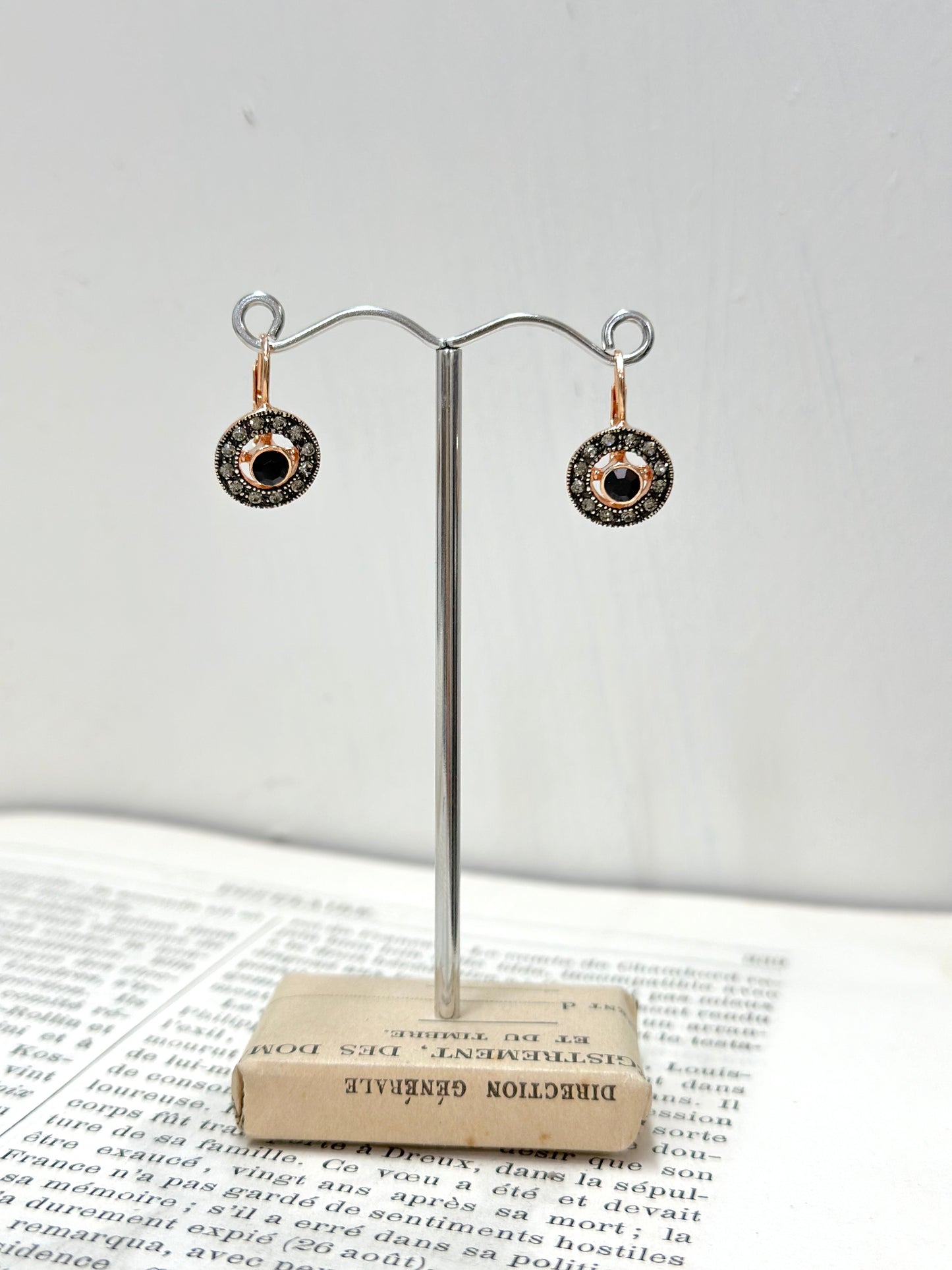 Italian Round Crystal Earring With Onyx Centre