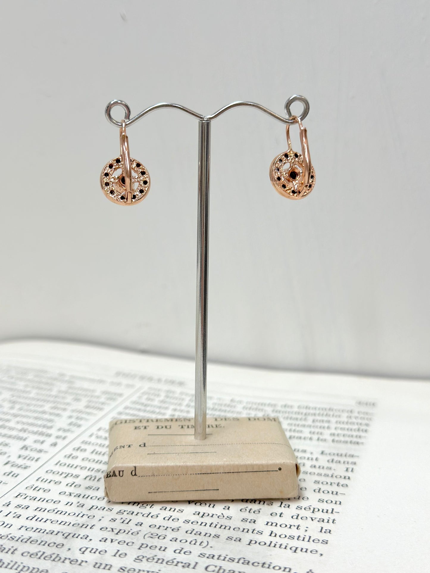 Italian Round Crystal Earring With Onyx Centre