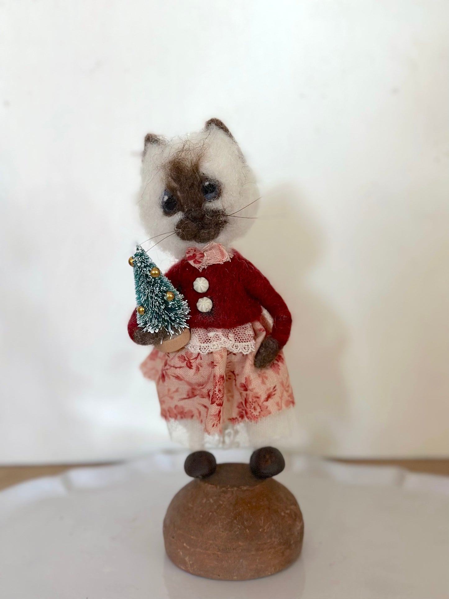 Hand Felted Festive Christmas Cats With Antique French Fabrics