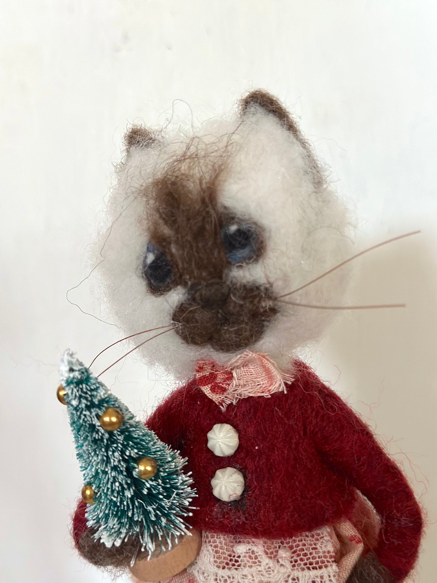 Hand Felted Festive Christmas Cats With Antique French Fabrics