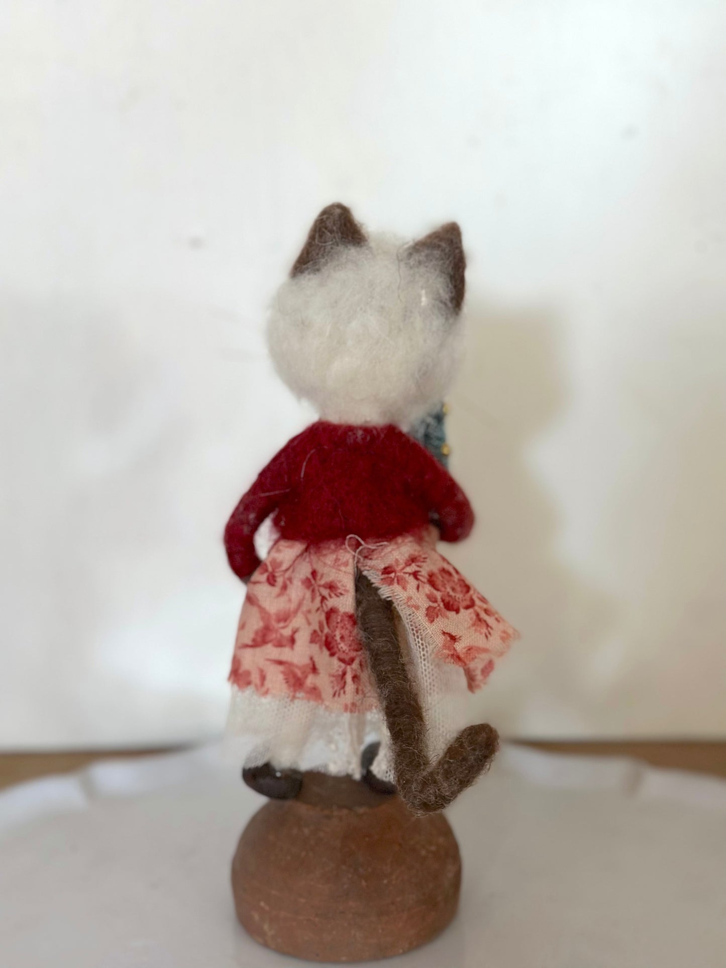 Hand Felted Festive Christmas Cats With Antique French Fabrics