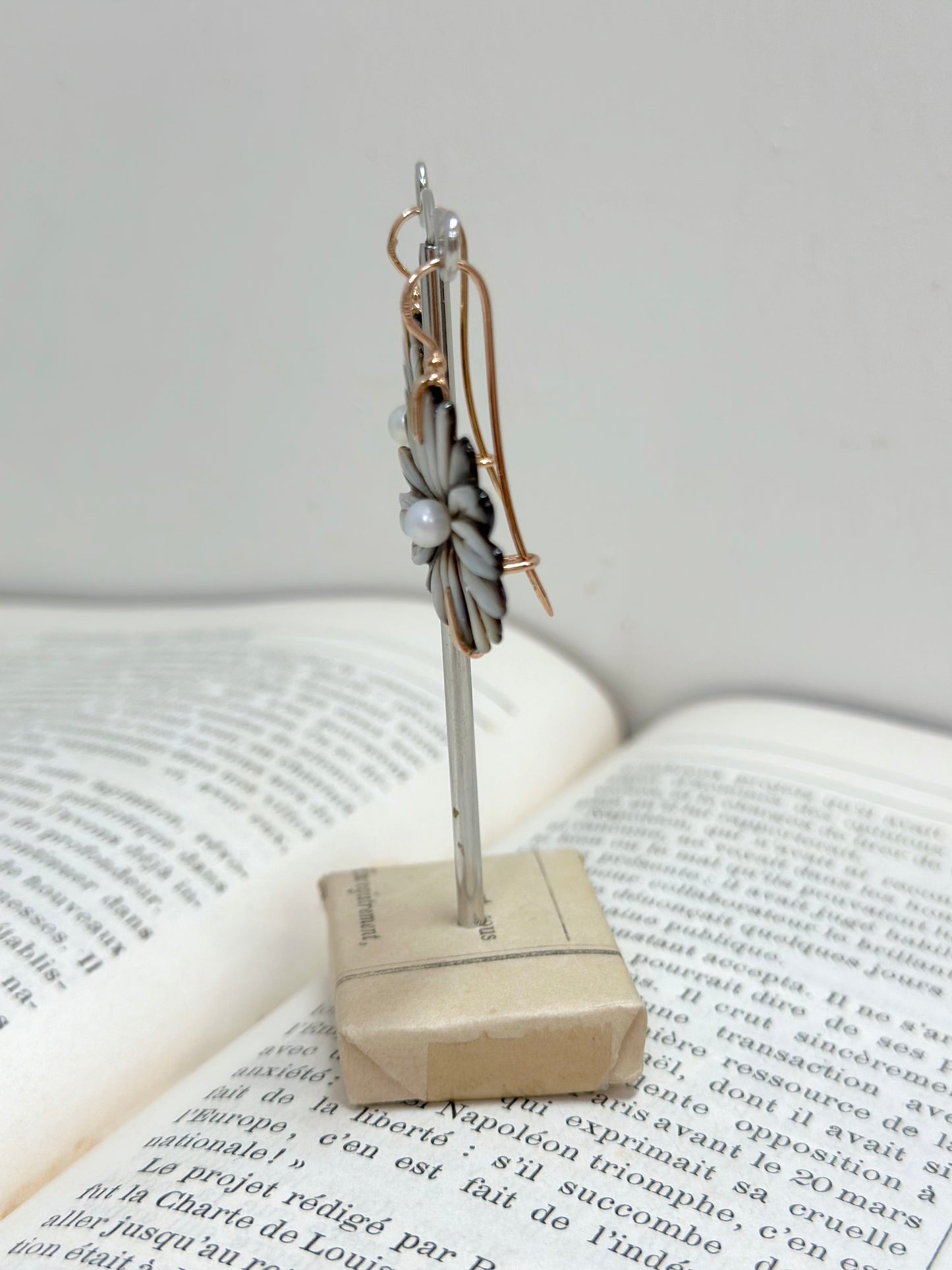 Italian Large Grey Mother of Pearl Daisy Earrings