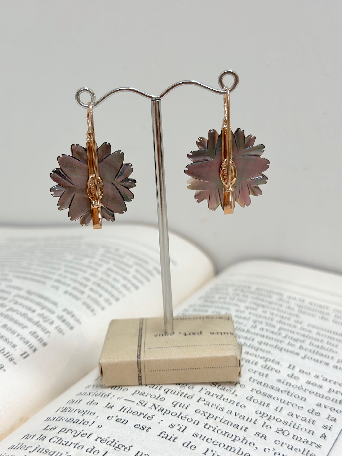 Italian Large Grey Mother of Pearl Daisy Earrings