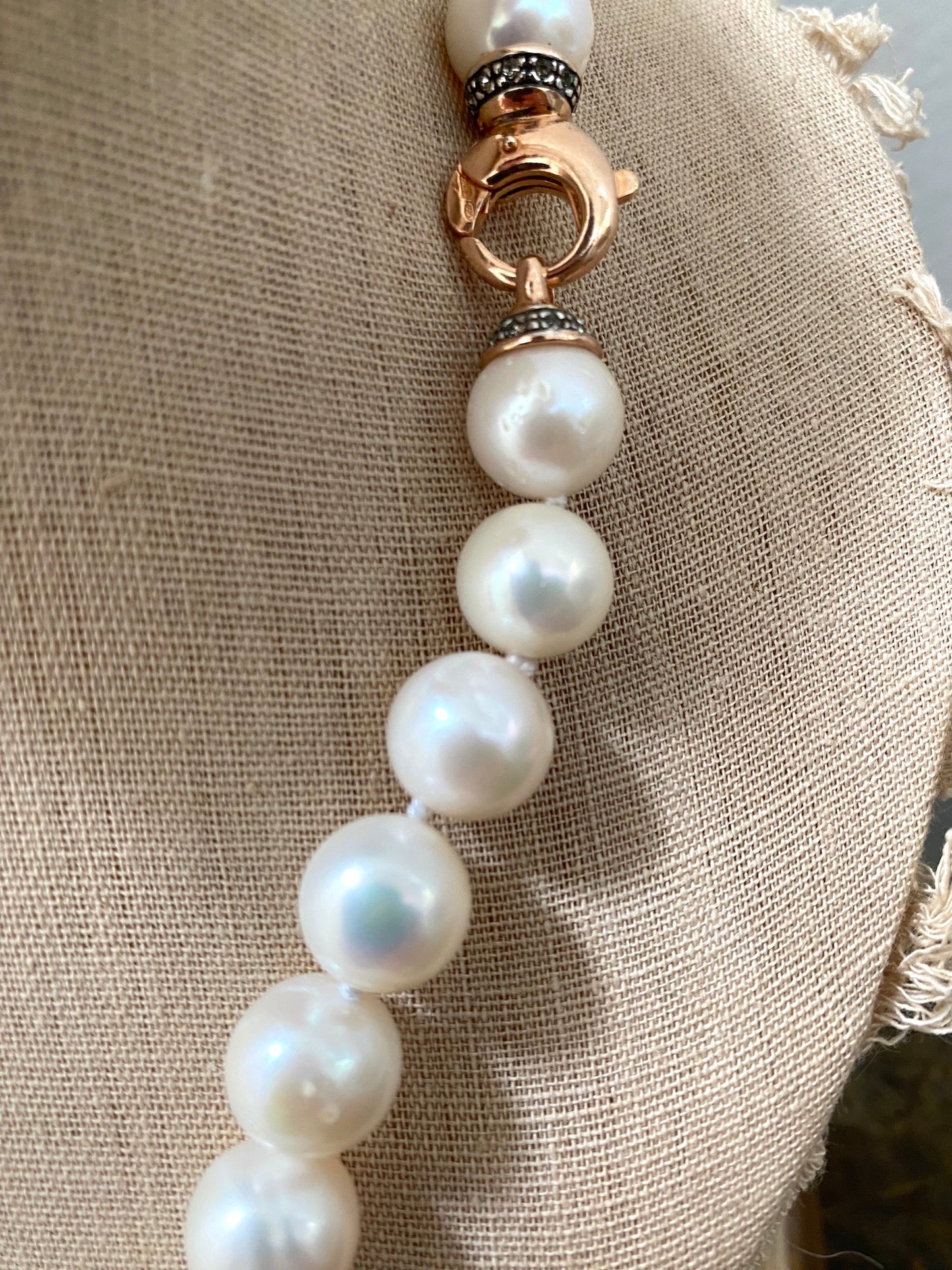 Italian Cream Pearl & Rose Gold Simple Clasp Necklace