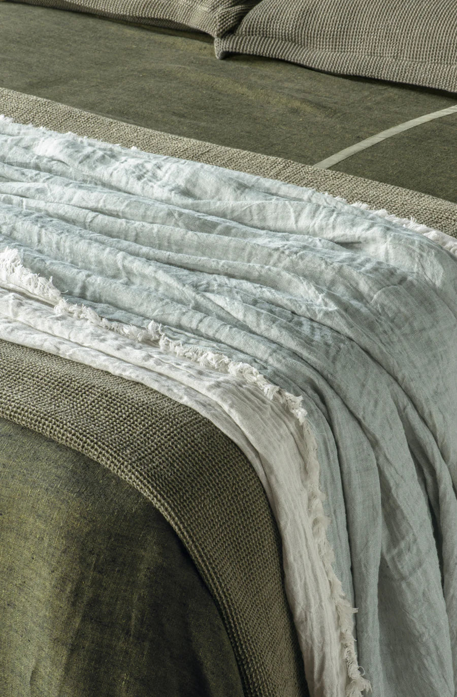 Bianca Lorenne 'Leggera Ocean/Mallard' Throw