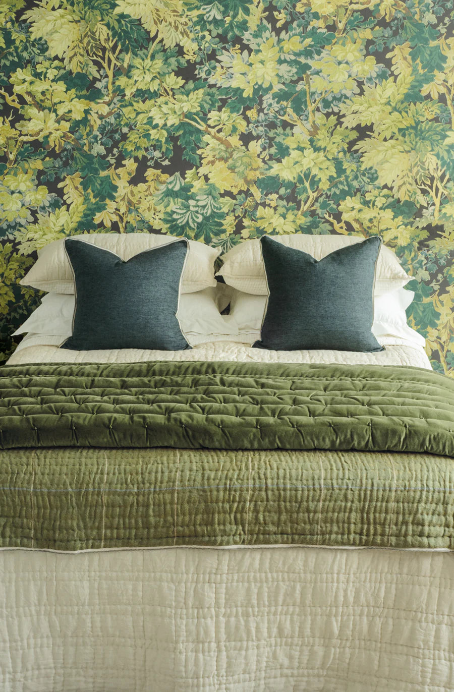 Bianca Lorenne 'Mica Verde' Velvet Comforter