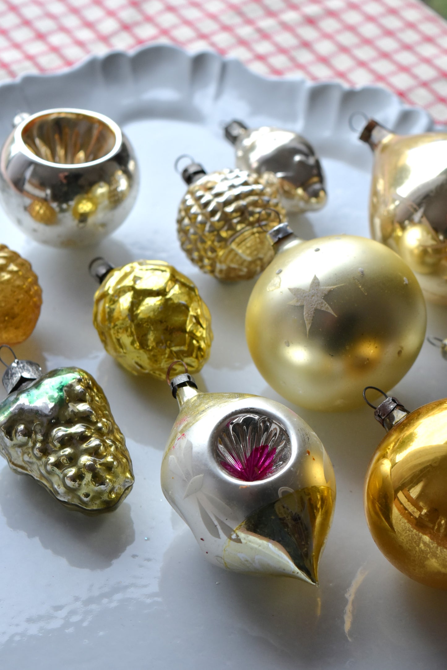 Vintage European Ornament Set - Pale Gold I