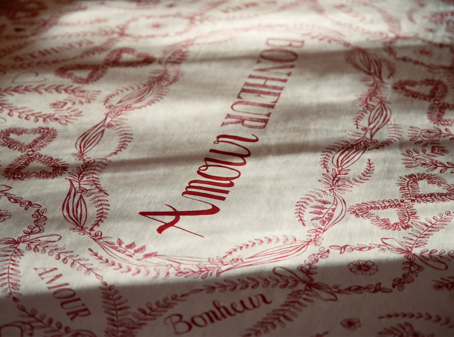 Summerill & Bishop 'Amour Bonheur' Linen Tablecloth