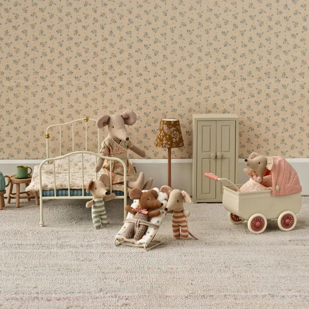Maileg Pram Mouse Coral Pink