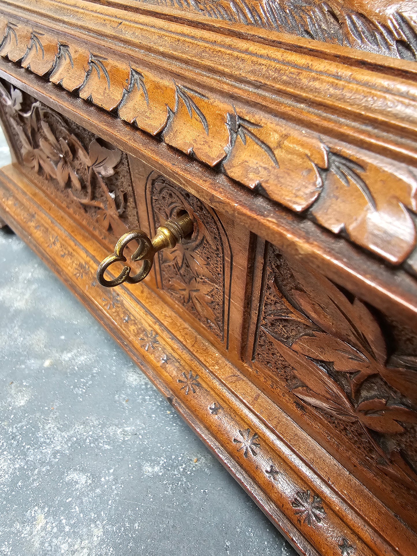 Antique French 'Birds' Black Forest Carved Wooden Box