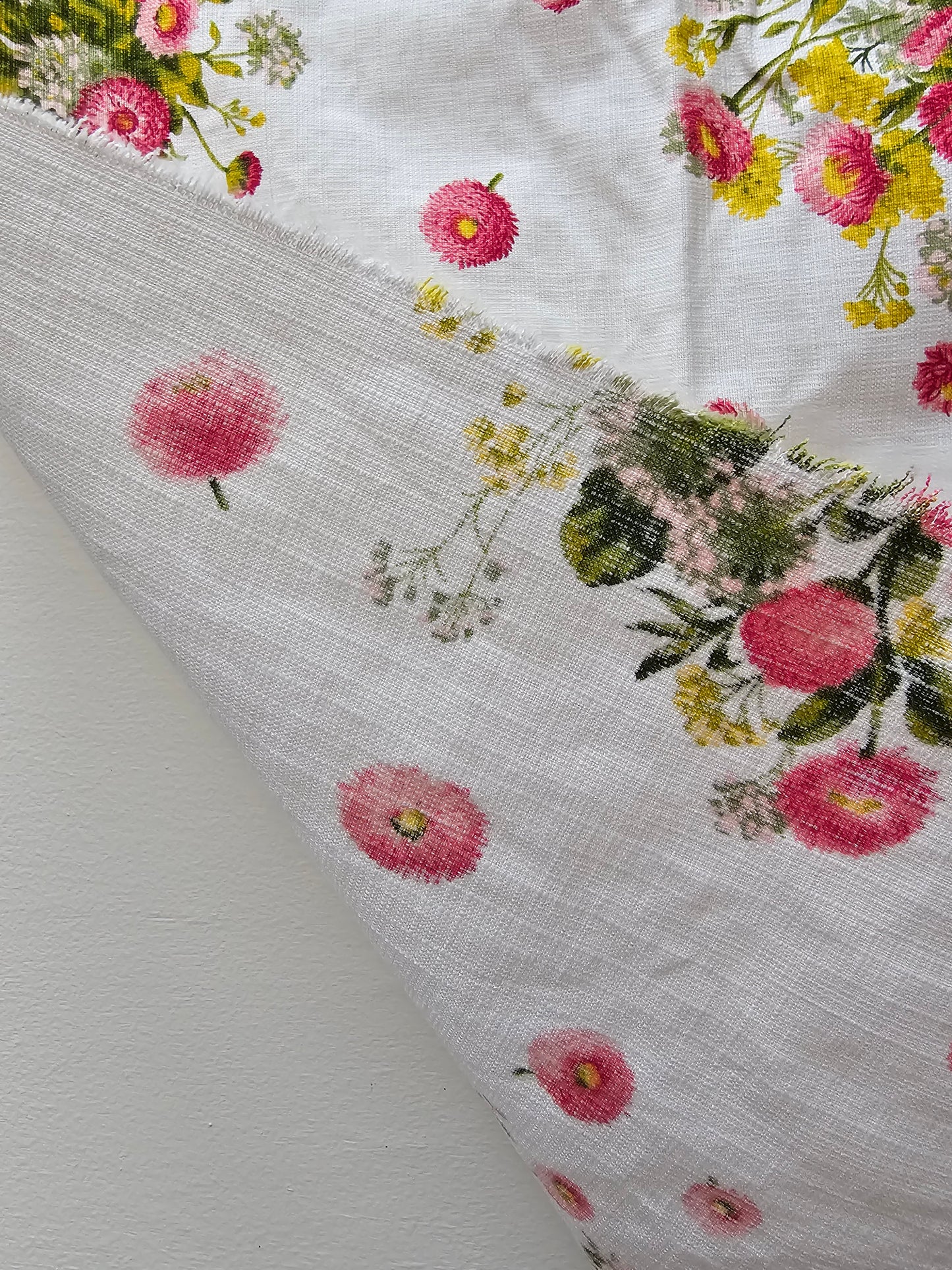Vintage French Pink & White Daisy Fabric Cotton Piece 50x50cm
