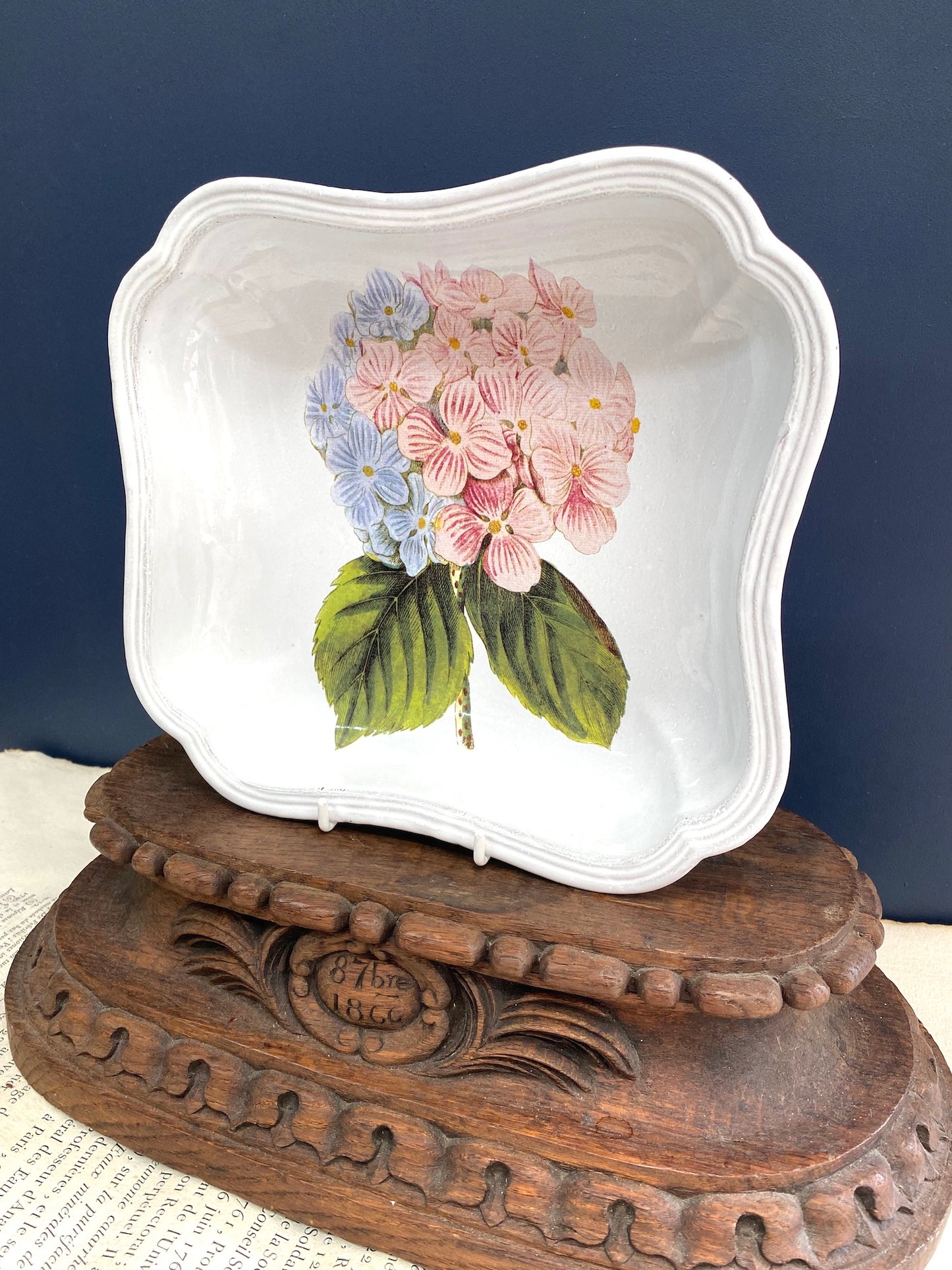 Astier de Villatte John Derian Hydrangea Flower Soup Plate