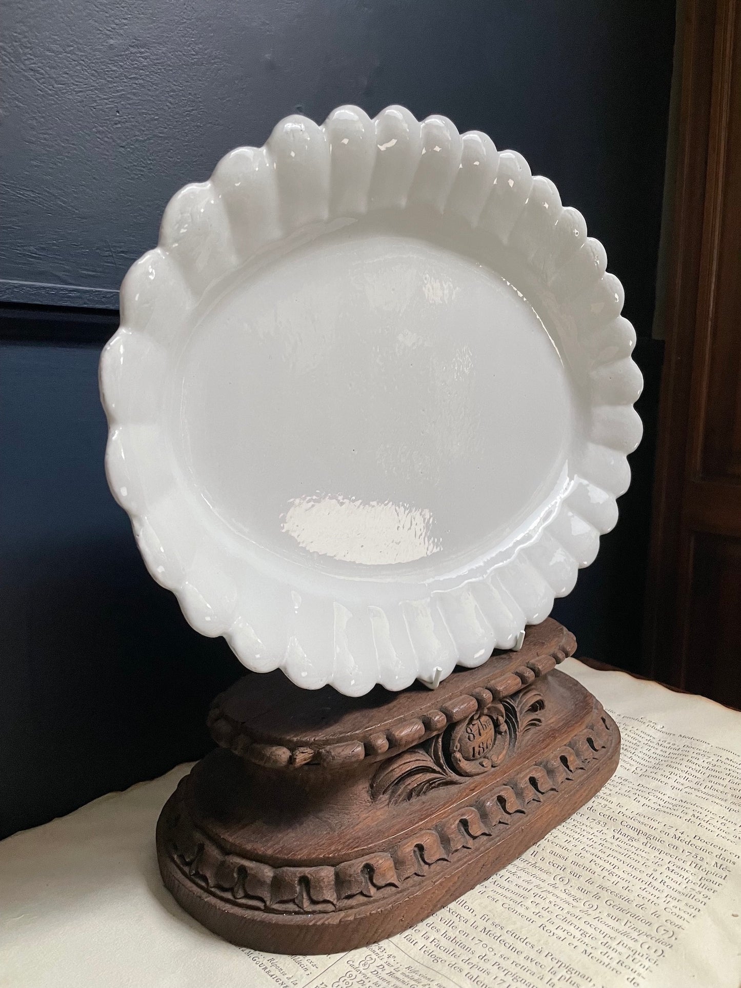 Astier de Villatte Large Deep Oval Marguerite Platter