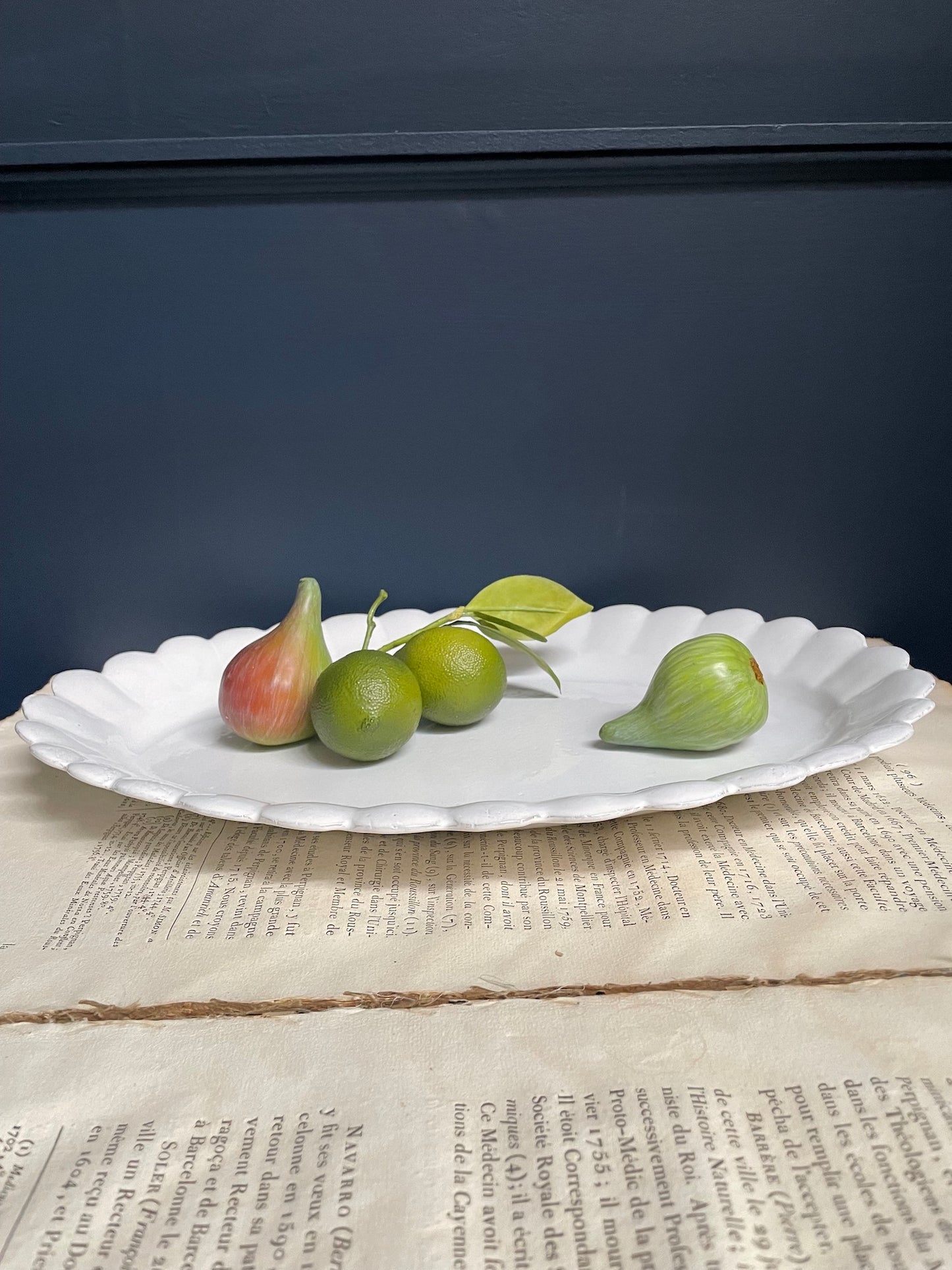 Astier de Villatte Large Deep Oval Marguerite Platter