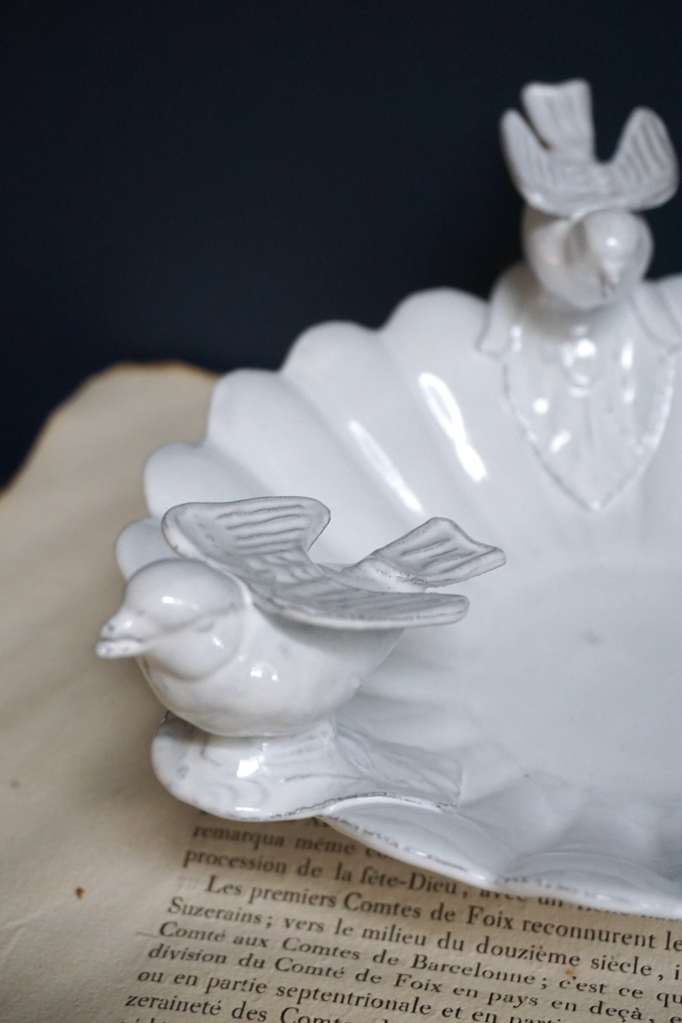 Astier de Villatte Marguerite Fruit Bowl with Three Birds