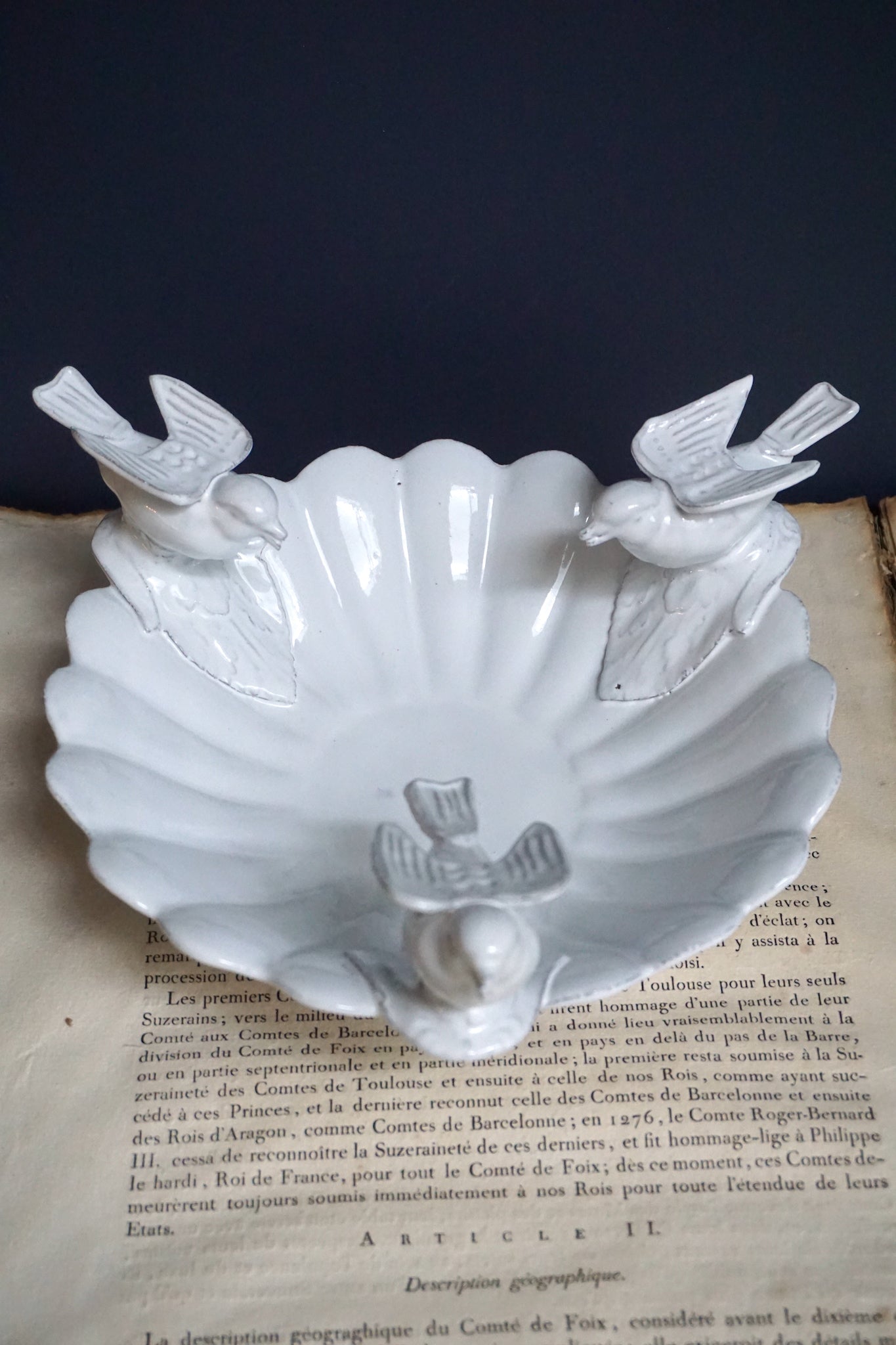 Astier de Villatte Marguerite Fruit Bowl with Three Birds