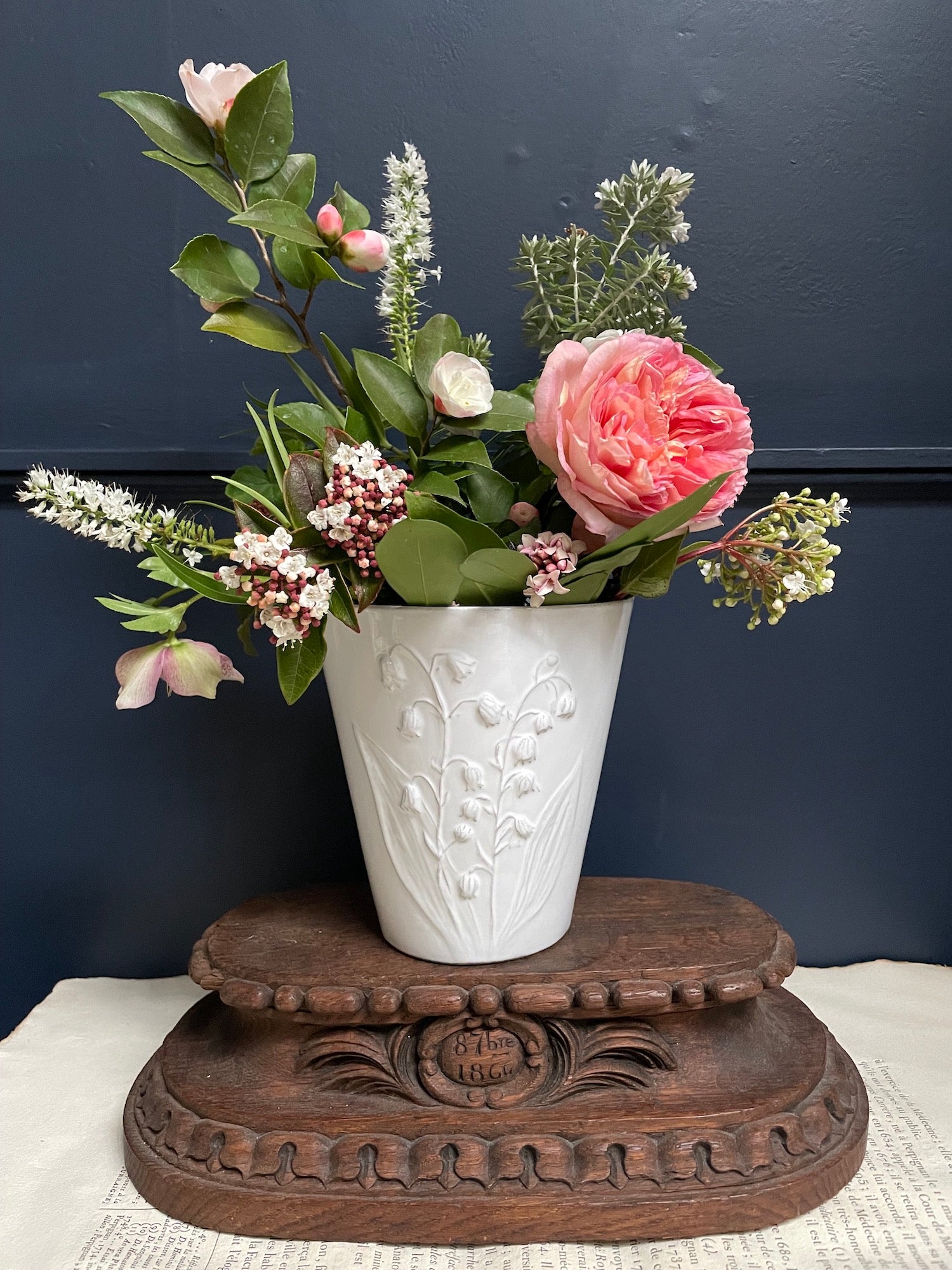 Astier de Villatte Small Fleurs Vase – Lily Pond