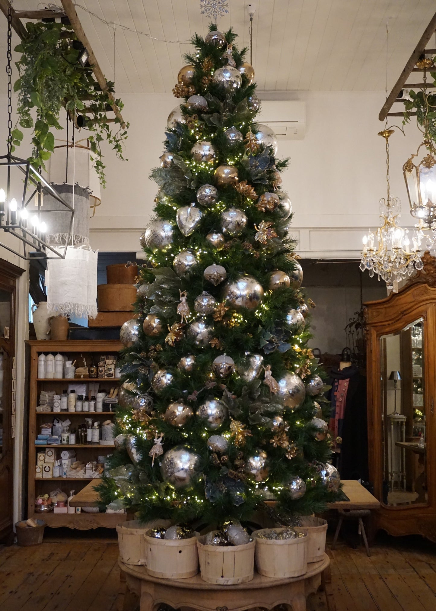 Christmas Tree LED Lustre Lights - 10 & 20 meters