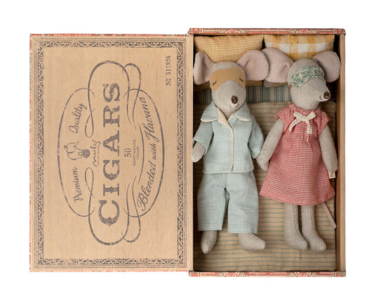Maileg Mum & Dad Mouse in Cigar Box